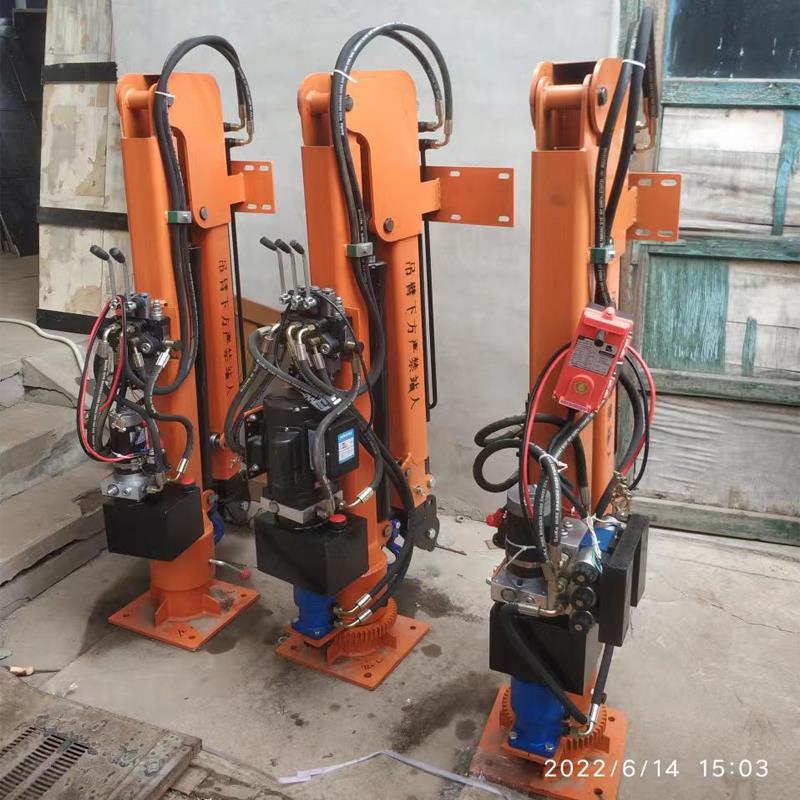 青河县重汽蓝牌随车吊 3.2吨 国六动力强 液压驱动 农用自卸起重机